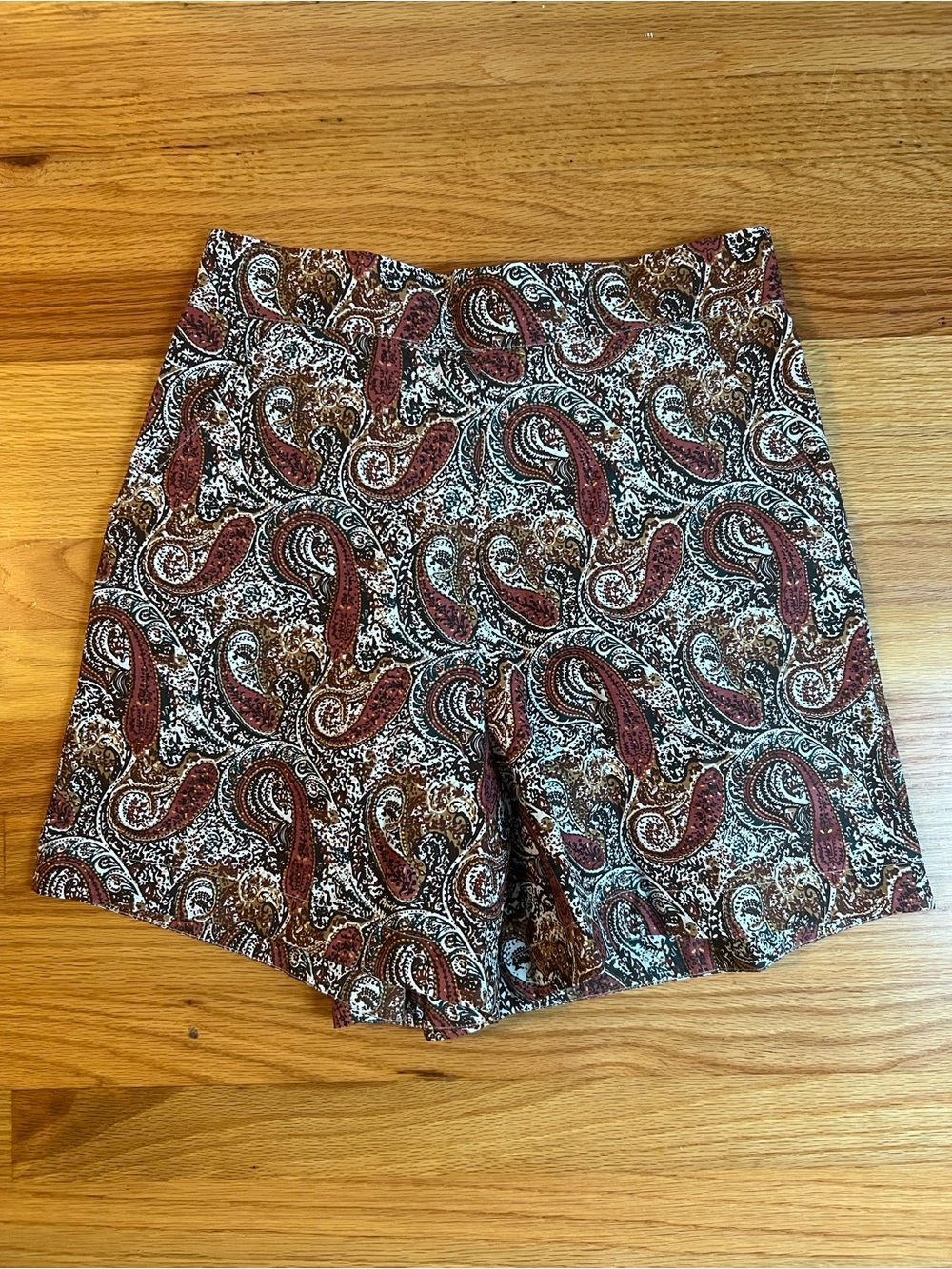 Julia Amory Paisley Shorts - Medium